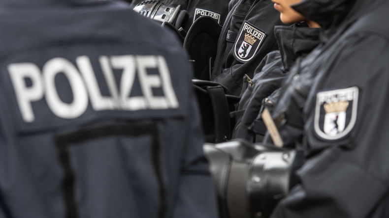 Justiz geht möglicher Polizisten-Verbindung zu Clans nach