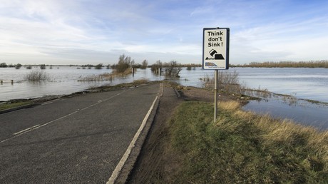 Hochwasser in Australien - Touristen mit Hubschrauber gerettet