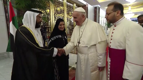 Abu Dhabi: Papst Franziskus beginnt historischen Besuch der arabischen Halbinsel