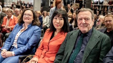 "Das sind Amateurfehler" – Gerhard Schröder schaltet sich in SPD-Machtkampf ein