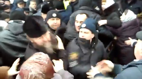 Ukraine: Priester bei weiterem Überfall auf Kirche zusammengeschlagen (Video)