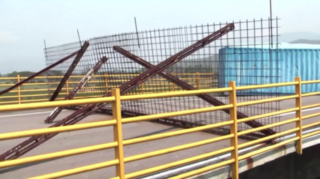 Venezuela verbarrikadiert Brücke, über die "humanitäre Hilfe" ankommen sollte