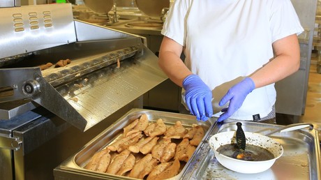Wegen Trumps Handelspolitik: Hälfte der Fischstäbchen in US-Schulkantinen aus russischem Fisch