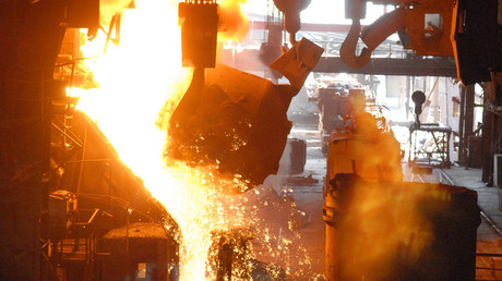 Explosion in russischer Metallgießerei: Zwei Kranführer getötet, Betriebshalle ohne Dach