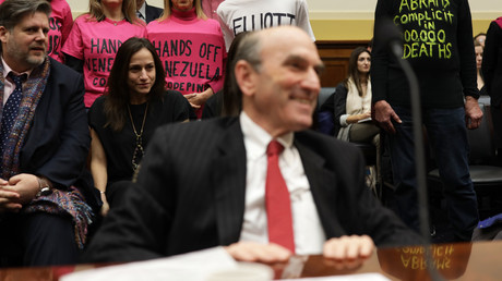 Mann mit dunkler Vergangenheit: Elliott Abrams auf dem heißen Stuhl (Video)