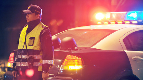Gattin wehrt sich gegen Brustvergrößerung – Ehemann tötet Familie und begeht Selbstmord