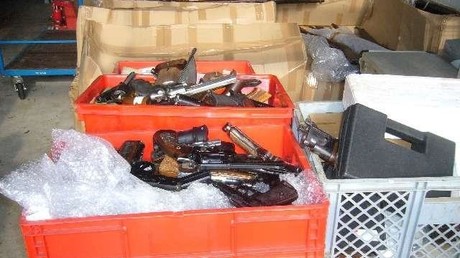 Niedersachsen: Mann hortet 1.000 Schusswaffen in Wohnung