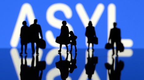 Schweiz setzt landesweit beschleunigte Asylverfahren um