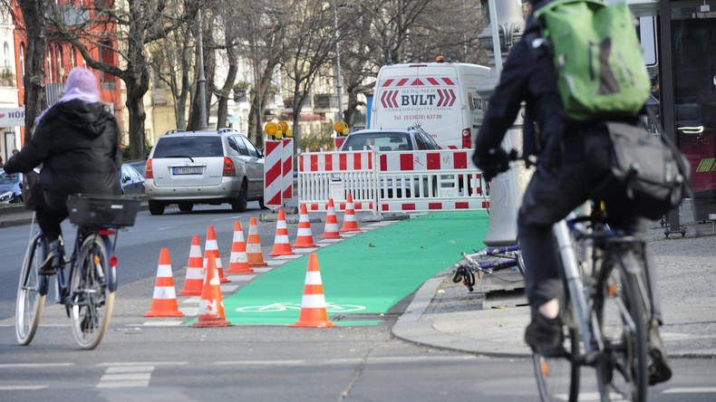 Tod eines Radlers - Lastwagenfahrer für Abbiege-Unfall verurteilt