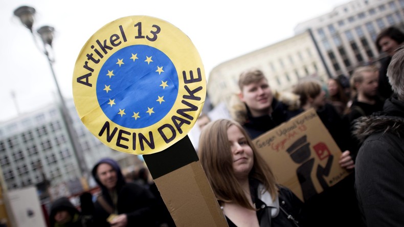 "Save the Internet" - Proteste in Berlin gegen neues EU-Urheberrecht und Artikel 13