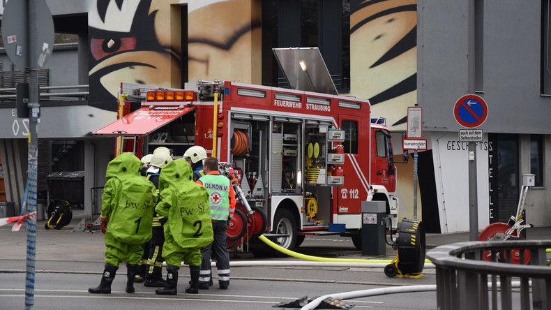 Verletzte nach Ammoniak-Austritt an Eisstadion - Schule evakuiert