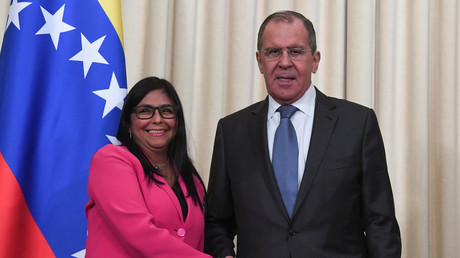 Vizepräsidentin: Venezuela geht gegen Sanktionen rechtlich vor und Guaidó erwartet Strafverfolgung