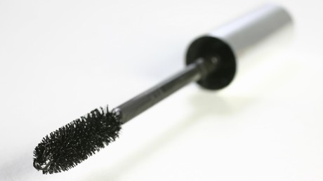 Alte Mascarabürsten zur Brutpflege: Menschen aus aller Welt spenden Make-up-Hilfe für Tierwaisen