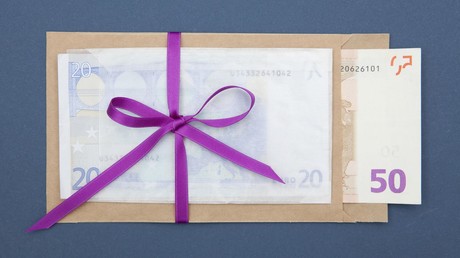 Spanische Dorfeinwohner rätseln über mysteriöse Geldspenden