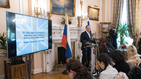 Russlands Botschafter in Großbritannien, Alexander Jakowenko, während einer Präsentation zum Fall Skripal im April 2018.