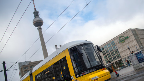 Mann nahe Berliner Alexanderplatz von unbekanntem Täter erstochen