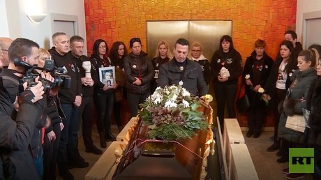Letzte Ruhe im fremden Land: Der ermordete David Dragičević wird ein zweites Mal beerdigt