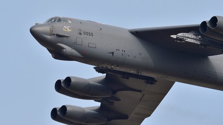 Strategische Langstreckenbomber des Typs B-52 sind in Großbritannien für NATO-Übungen gelandet. Einer flog gestern einen simulierten Angriff auf die russische Exklave Kaliningrad. 