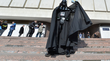 Bürgermeister des russischen Belgorod zu Titelmelodie von Star Wars vereidigt (Video)