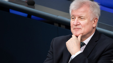 Seehofers Abschiebepläne sorgen bei SPD-Landesinnenministern für Kritik