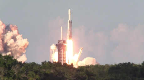 USA: Elon Musks SpaceX startet erste Dreifachrakete in die Umlaufbahn