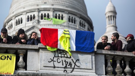 LIVE: Gelbwesten demonstrieren in Paris nach "Nationaler Debatte"
