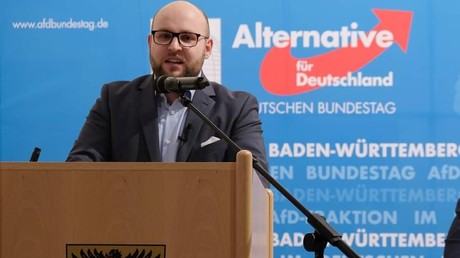 Die Geschichte um AfD-Politker Frohnmaier und Russland aus französischer Perspektive