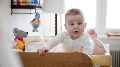 Kinder vom Wickeltisch gefallen: Ikea ruft Wickelkommode "Sundvik" zurück