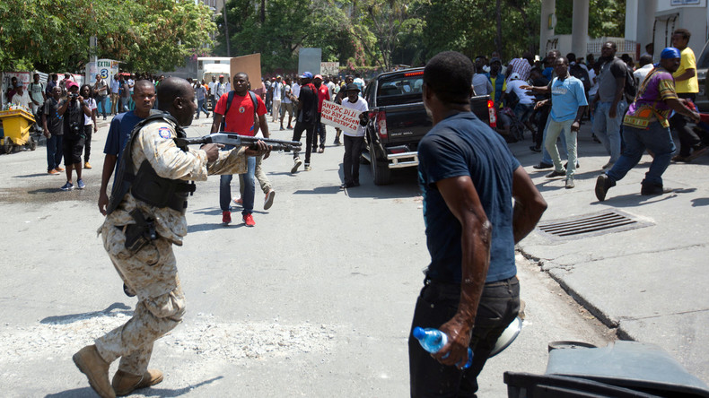 Lage in Haiti eskaliert: Massenproteste gegen Regierung nach Massaker (Video)