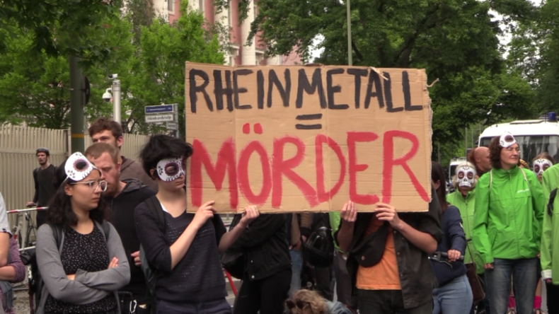 Hunderte protestieren in Berlin gegen Rheinmetall und Waffenlieferungen an Saudi Arabien