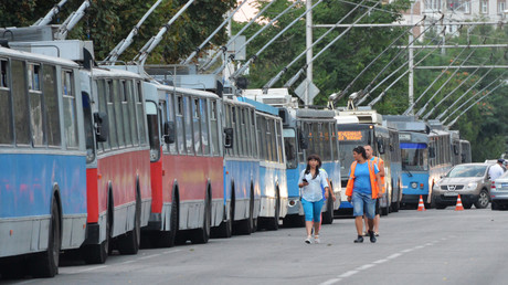 Schaffner versteckt Bombenattrappe in O-Bus – Geldbuße oder Gefängnis für arbeitsfreien Tag