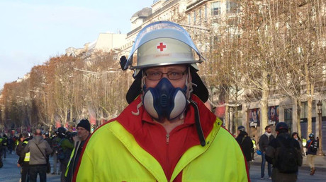 "Zugehörigkeit zum Schwarzen Block" – Deutsche Demo-Sanitäter auf dem Weg nach Paris festgenommen