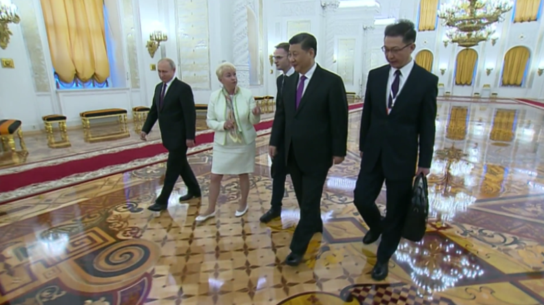 Russland: Putin nimmt Xi Jinping mit auf Tour durch den Moskauer Kreml