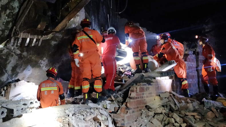 Dutzende Tote und Verletzte bei Erdbeben in Chinas Südwesten 