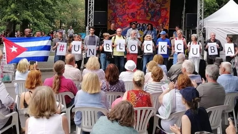 Berlin: Protest gegen US-amerikanische Blockade Kubas