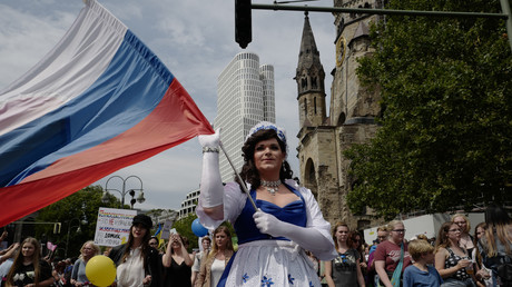 Russisches Gericht verhängt Strafe für homophoben Kommentar: 5.000 Rubel wegen "Anstiftung zum Hass"