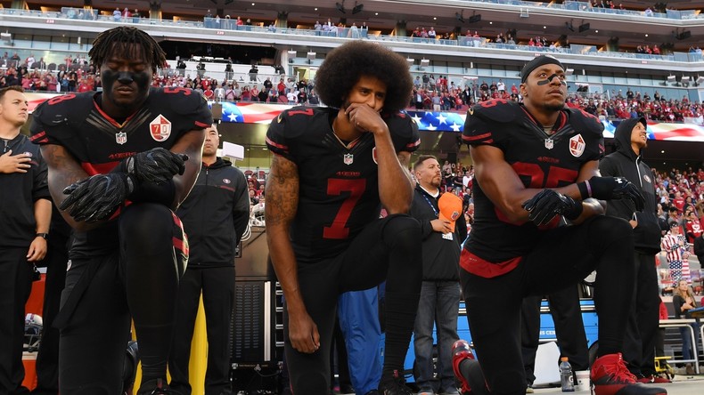 Im Westen nichts Neues: Russische Bots sollen NFL-Kontroverse in den USA verursacht haben (Video)