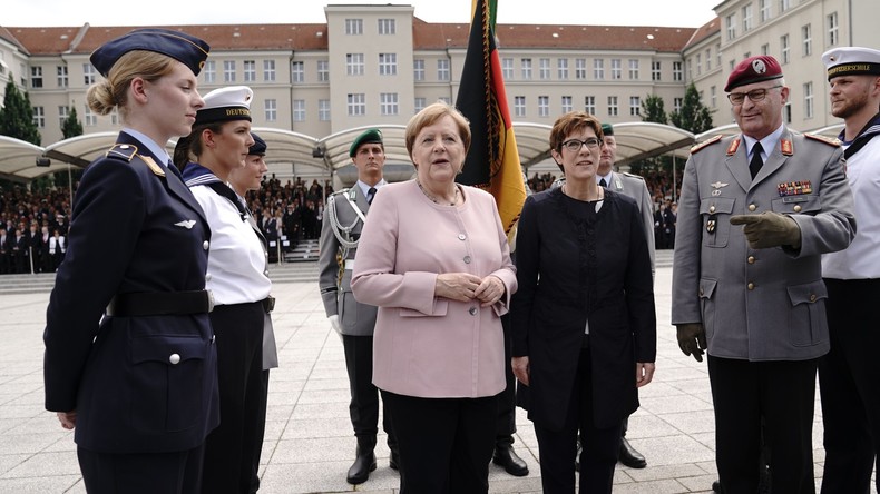 LIVE: 75. Jahrestag des missglückten Attentats auf Hitler – Merkel und AKK bei Gedenkfeier