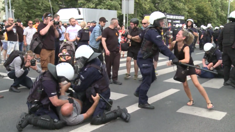 Polen: Gegenproteste zur ersten LGBT-Pride-Parade in Bialystok