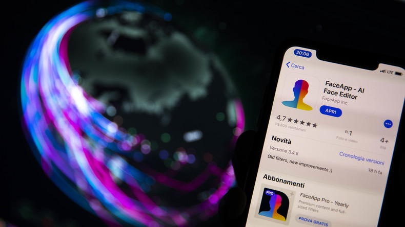 "Weil es russisch ist" - US-Senator fordert Überprüfung von FaceApp durch FBI (Video)