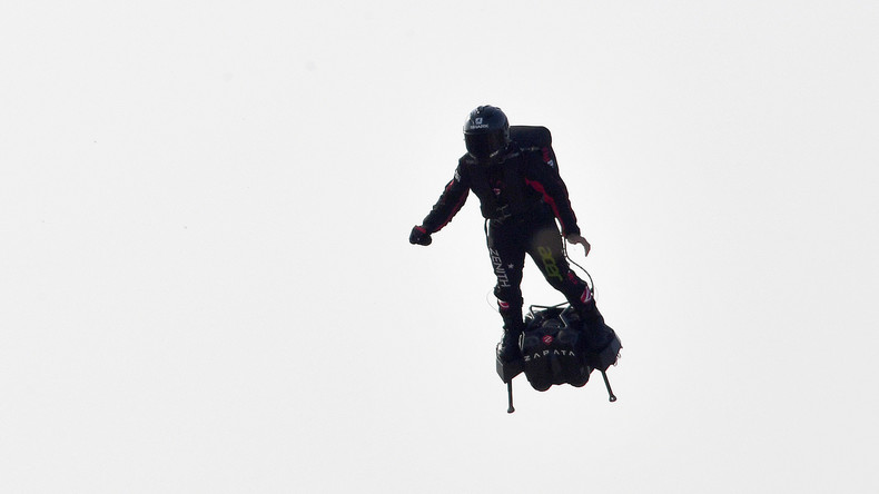 Französischer Erfinder Franky Zapata scheitert bei Überquerungsversuch des Ärmelkanals mit Flyboard