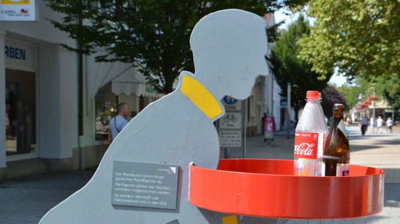 Menschenwürdiges Flaschensammeln? Rheinfelden stellt "Pfandbutler" auf