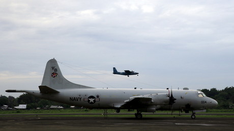 Ein Spionageflugzeug der US Navy vom Typ P3-C Orion auf einem Luftwaffenstützpunkt in Puerto Princesa auf den Philippinen am 24. Juni 2015