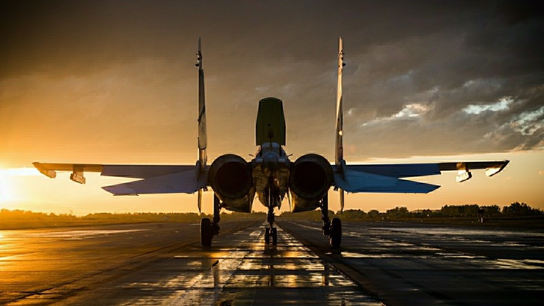 Legendärer russischer Flugzeughersteller Suchoi feiert 80. Geburtstag