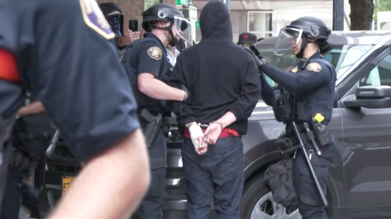 USA: 13 Verhaftungen nach Zusammenstößen zwischen linken und rechten Gruppen in Portland