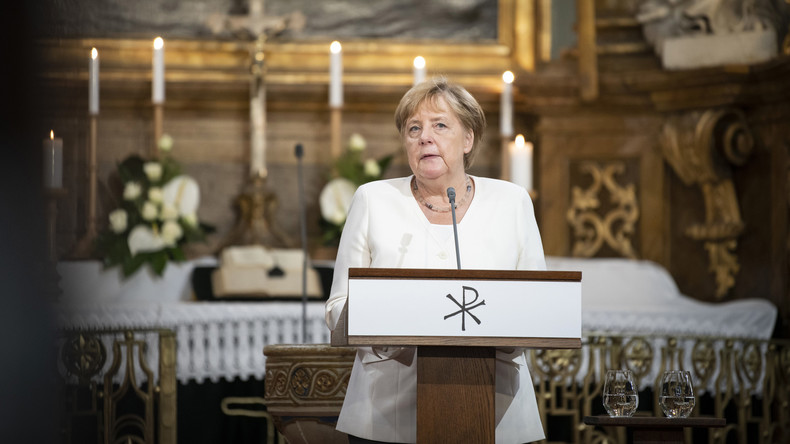 LIVE: Merkel und Orban geben gemeinsame Pressekonferenz – Gedenken an Paneuropäisches Picknick