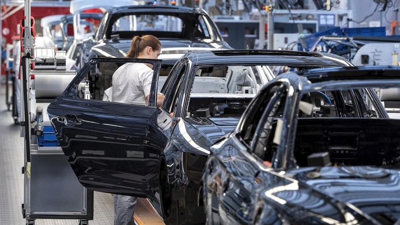 Deutschland: Vertrauen deutscher Unternehmen sinkt angesichts von Rezessionssorgen