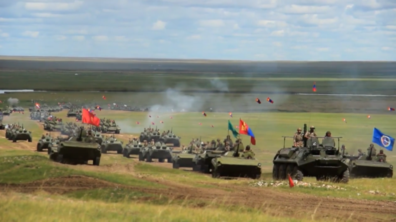 Mongolei: Russisch-mongolisches Manöver endet mit massiver Schießübung