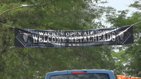 Deutschland: Tausende strömen zum weltgrößten Heavy-Metal-Festival nach Wacken