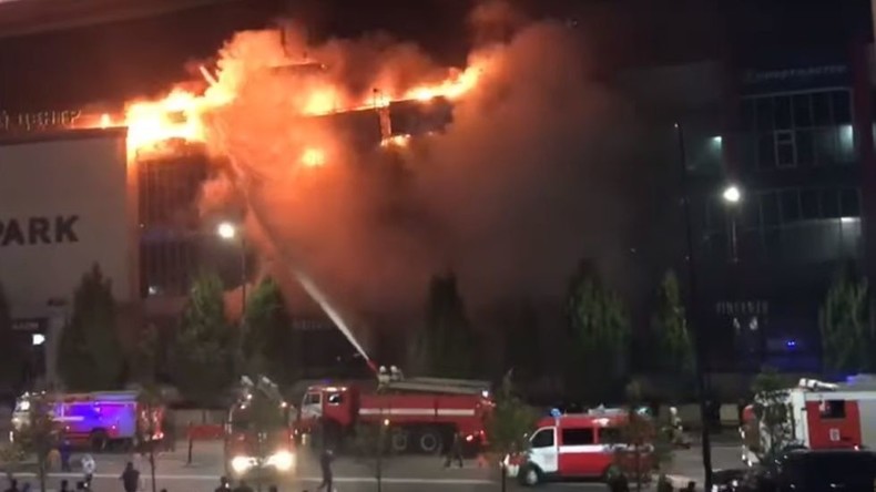 Großbrand erfasst größtes Einkaufszentrum in Tschetschenien